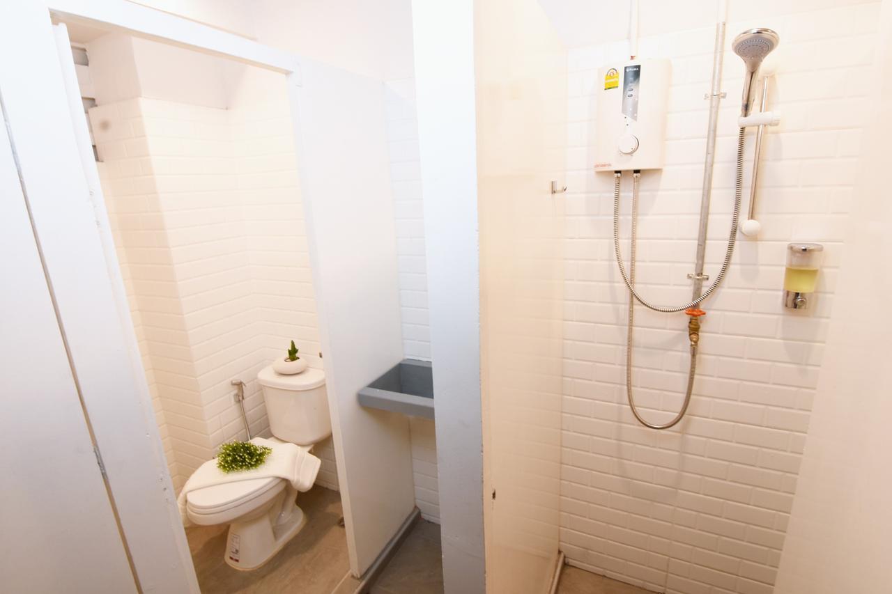 Yellow Mango Hostel Bangkok Kültér fotó